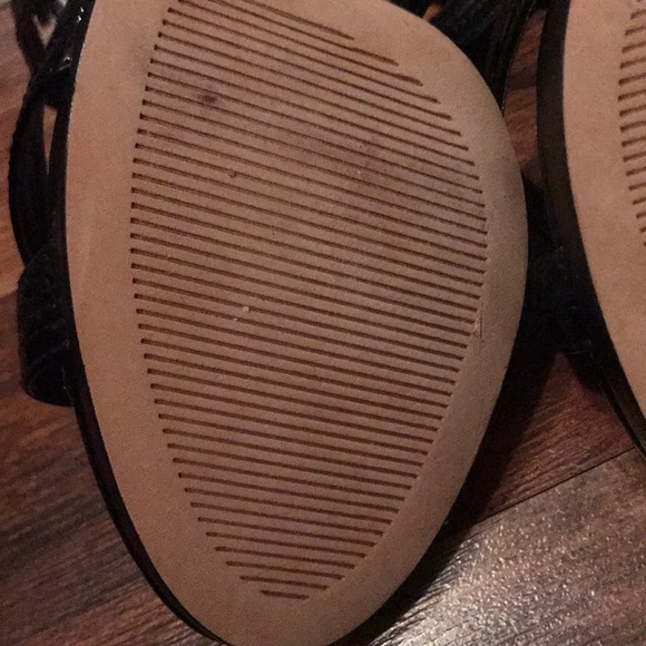 Shoes - Picture 7 of 8